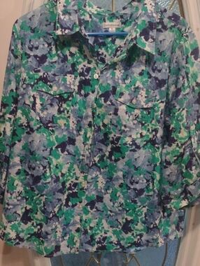 croft & barrow green and blue watercolor print button-up shirt